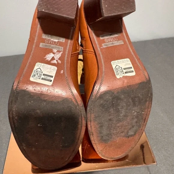 Toms Tan Leather Ankle Boots - Picture 6 of 9